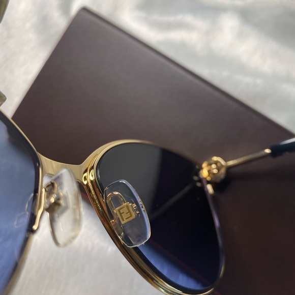 Fendi Sunglasses - Picture 4 of 8